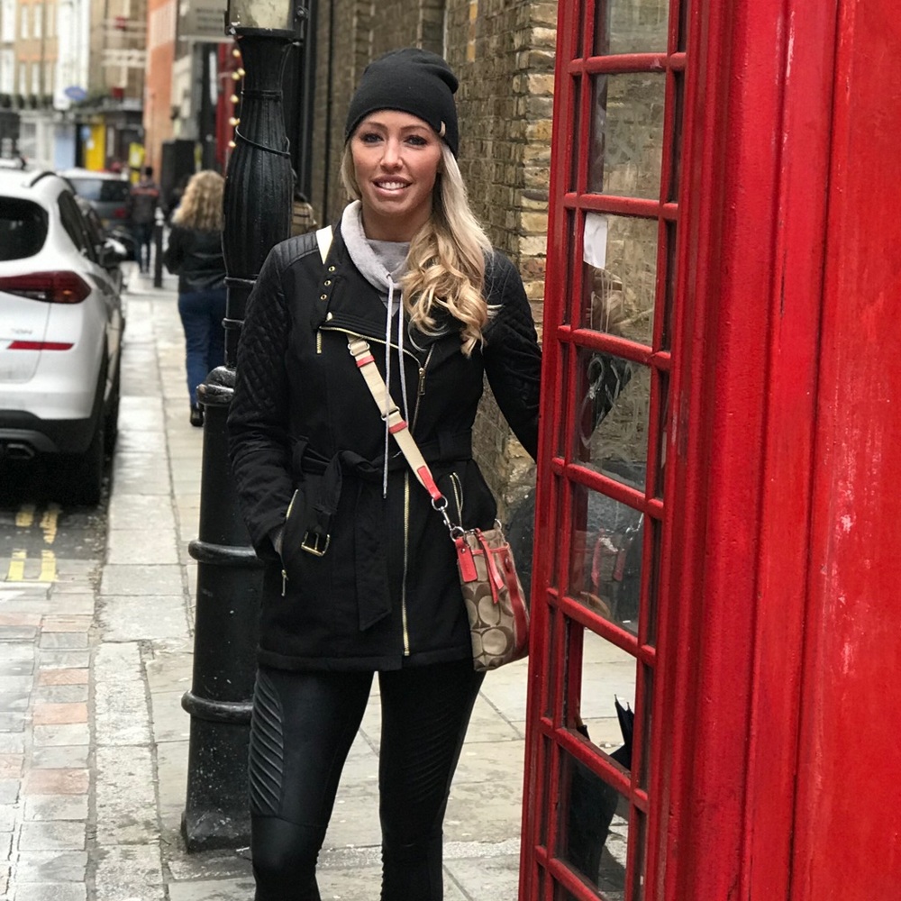 Meet your Posher, Laura